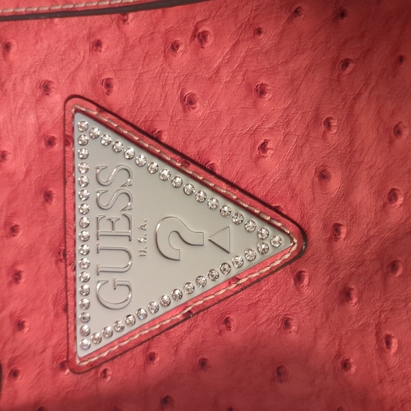 Guess faux ostrich red shoulder handbag - Picture 3 of 8